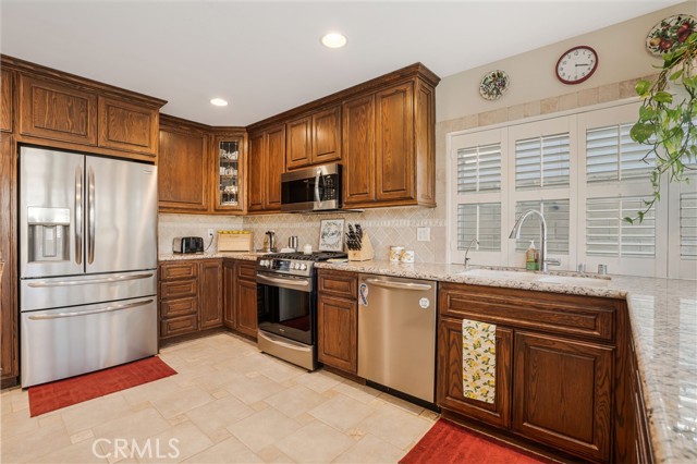 Detail Gallery Image 15 of 26 For 2436 Castlemont Ct, Simi Valley,  CA 93063 - 3 Beds | 2 Baths