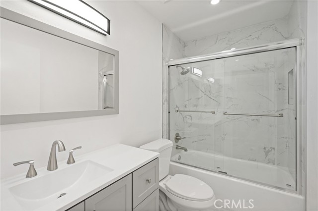 19211 Haynes Street, Reseda CA: https://media.crmls.org/medias/39d4d200-618f-4c16-8354-70bfaf03fa9c.jpg