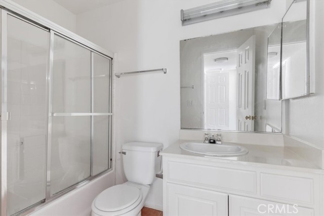 Detail Gallery Image 13 of 21 For 18640 Collins St #220,  Tarzana,  CA 91356 - 2 Beds | 2 Baths