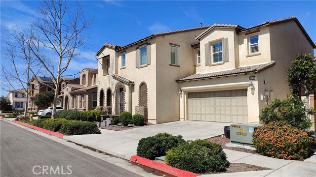 6956 Dublin Drive, Chino CA: https://media.crmls.org/medias/39d56629-8c37-4d57-ae0a-fbe1caf3216e.jpg