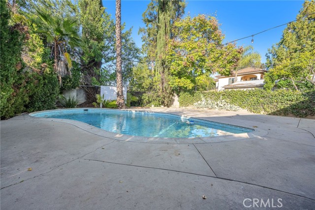 Detail Gallery Image 42 of 52 For 18419 Linnet, Tarzana,  CA 91356 - 3 Beds | 3 Baths