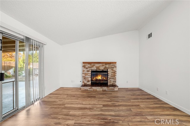 Detail Gallery Image 6 of 33 For 1549 Agate, Colton,  CA 92324 - 3 Beds | 2 Baths