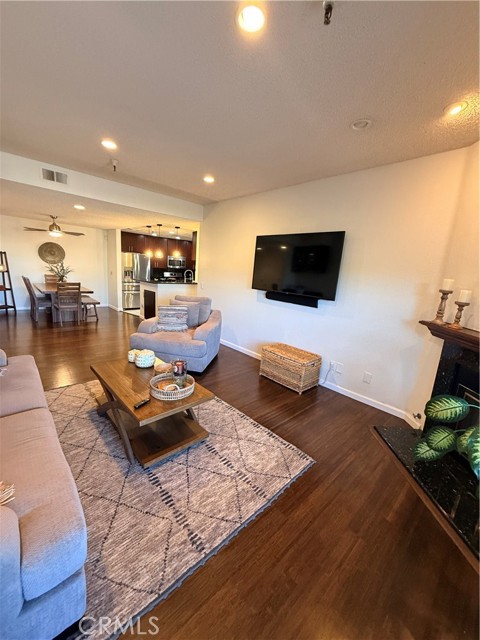 Detail Gallery Image 20 of 41 For 14630 Dickens St #307,  Sherman Oaks,  CA 91403 - 2 Beds | 2 Baths