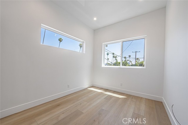 Detail Gallery Image 11 of 19 For 242 N Dillon, Silver Lake Los Angeles,  CA 90026 - 4 Beds | 2 Baths