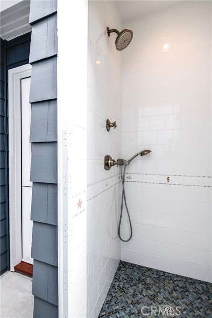 501 6th Place, Manhattan Beach, California 90266, 4 Bedrooms Bedrooms, ,2 BathroomsBathrooms,Residential,Sold,6th,SB23176896