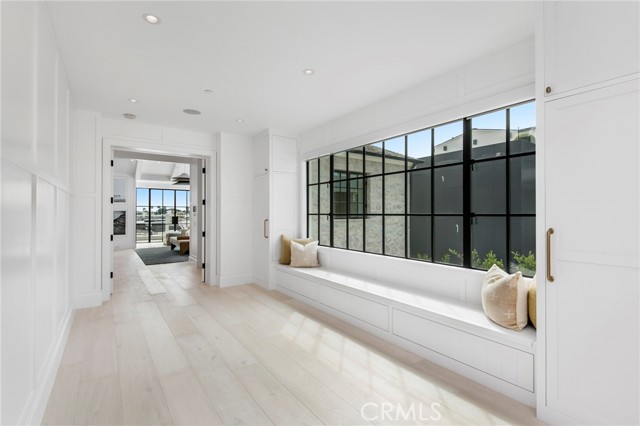 2209 Bayside Drive, Corona del Mar CA: https://media.crmls.org/medias/39d8725f-01b5-4a9e-9b3b-a72bba38f93d.jpg