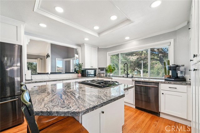 Detail Gallery Image 11 of 52 For 16908 Hillside Dr, Chino Hills,  CA 91709 - 4 Beds | 3/1 Baths