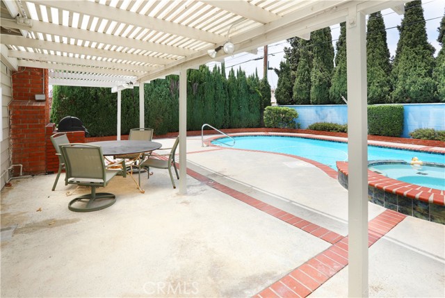 1241 E Mayfair Avenue, Orange CA: https://media.crmls.org/medias/39da63fa-a5f0-4e24-a7c8-be714bafbf2d.jpg