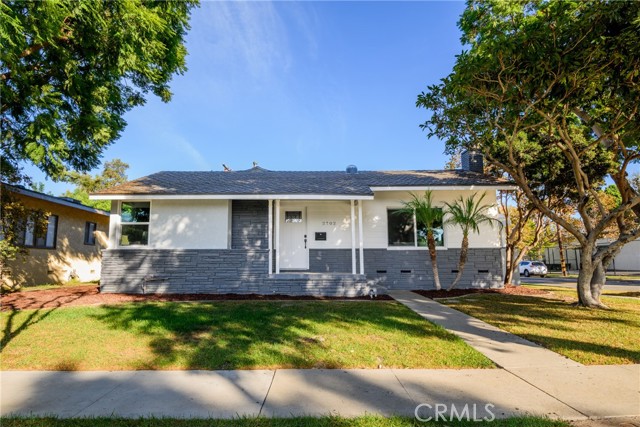 Image 2 for 2702 Iroquois Ave, Long Beach, CA 90815