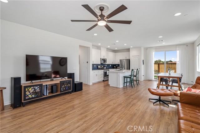 Detail Gallery Image 7 of 37 For 3615 Santa Monica Ct, Rosamond,  CA 93560 - 4 Beds | 2 Baths