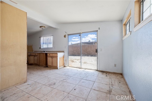 Detail Gallery Image 5 of 23 For 717 W Gateway Dr, Palm Springs,  CA 92262 - 3 Beds | 2 Baths