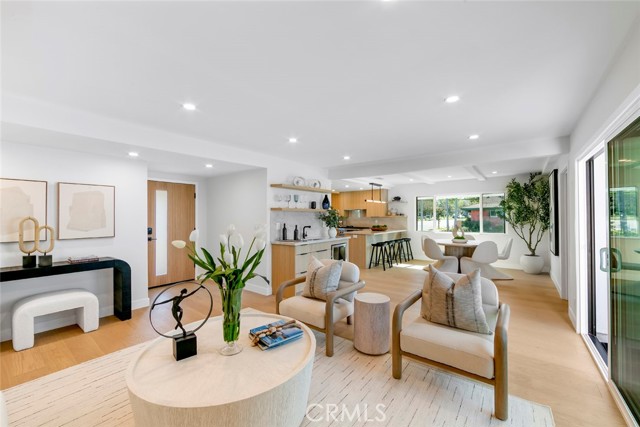 Detail Gallery Image 14 of 57 For 913 Junipero, Costa Mesa,  CA 92626 - 4 Beds | 2 Baths