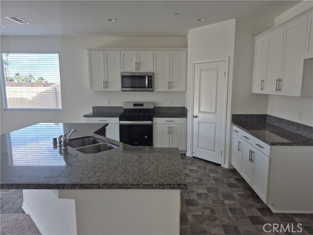 Detail Gallery Image 4 of 19 For 27191 Denali Peak, Menifee,  CA 92585 - 3 Beds | 2 Baths
