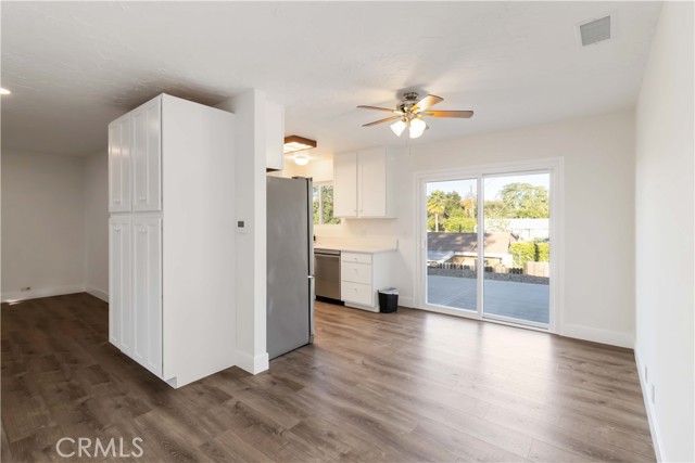 2453 Los Feliz, Thousand Oaks CA: https://media.crmls.org/medias/39e00c72-1d6d-4ecb-ab19-4491434c3cde.jpg