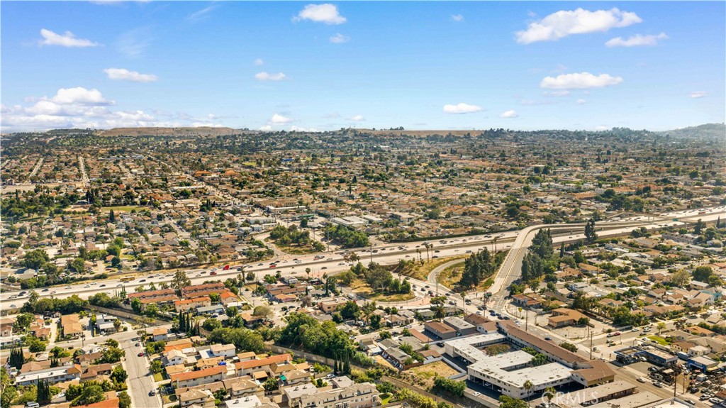 https://media.crmls.org/medias/39e03432-6a70-4a1e-a08f-b4c8d8dc774d.jpg?preset=X-Large