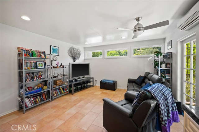 17034 Escalon Drive, Encino CA: https://media.crmls.org/medias/39e04d64-fad5-4019-b709-07dbf8cd856d.jpg