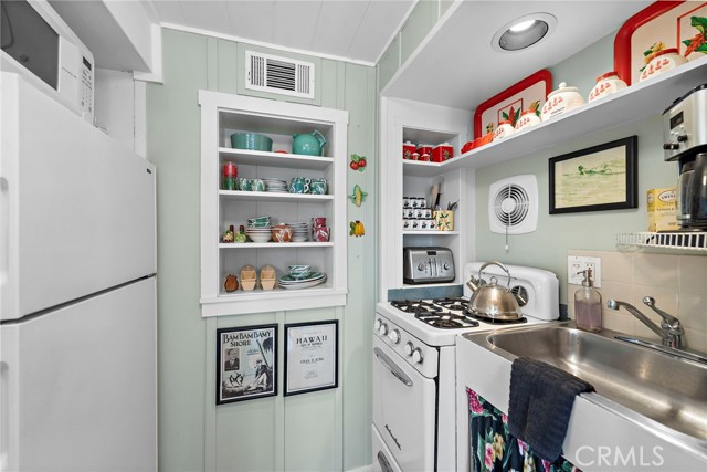 31925 S COAST Highway, Laguna Beach CA: https://media.crmls.org/medias/39e0c6f7-8ab5-4ee2-9b89-d578a1275b4e.jpg