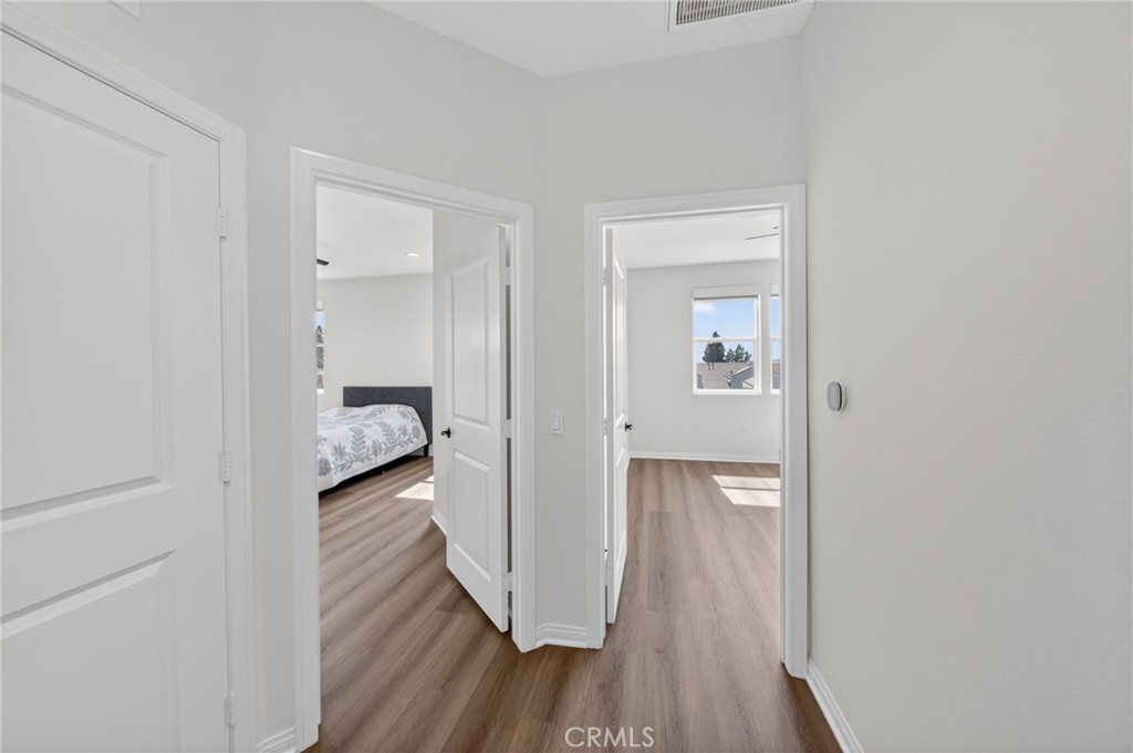 https://media.crmls.org/medias/39e0dffd-bfa1-4fbb-be3c-0a1272f43ed2.jpg?preset=X-Large
