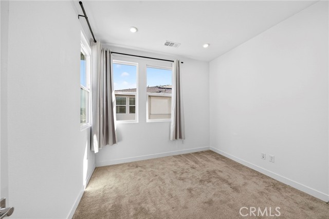 1615 W Bushell Street, Anaheim CA: https://media.crmls.org/medias/39e0fc22-ed1a-4dfb-8efd-dcf1f51447dd.jpg