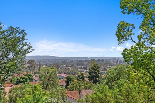 27992 Via Chocano, Mission Viejo CA: https://media.crmls.org/medias/39e10181-e130-426d-b183-f5fac24607d1.jpg