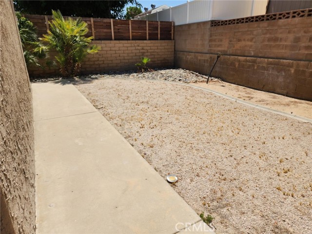 450 Fairway Drive, Palmdale CA: https://media.crmls.org/medias/39e17eba-7d10-48e1-aab7-ca55275c20e6.jpg