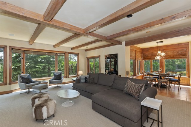 Detail Gallery Image 16 of 64 For 28324 Somerset Ln, Lake Arrowhead,  CA 92352 - 4 Beds | 4/1 Baths