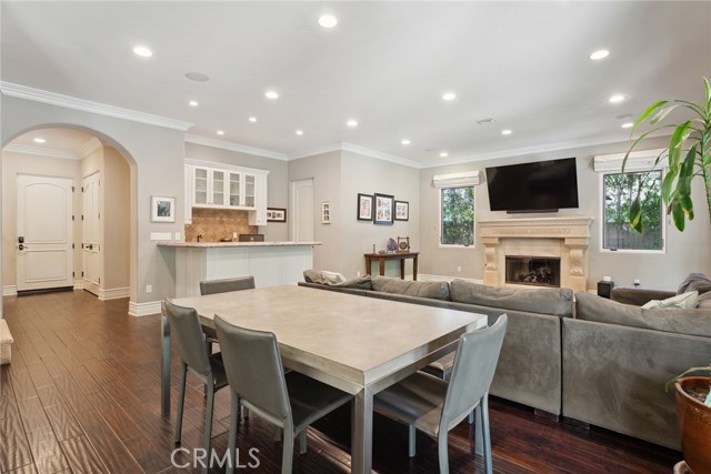 23115 Erwin Street, Woodland Hills CA: https://media.crmls.org/medias/39e25607-48b3-4fc9-878e-fefe431a54a2.jpg