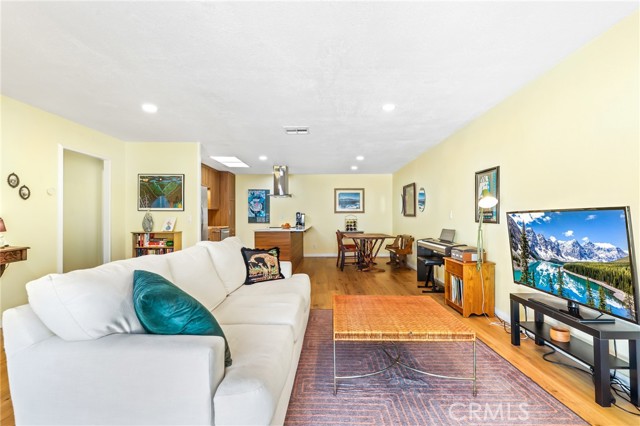 Detail Gallery Image 4 of 38 For 23392 via Jacinto, Aliso Viejo,  CA 92656 - 3 Beds | 2 Baths