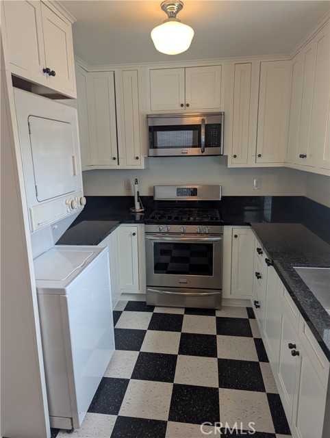 Detail Gallery Image 12 of 12 For 425 Orchid Ave #REAR,  Corona Del Mar,  CA 92625 - 1 Beds | 1 Baths