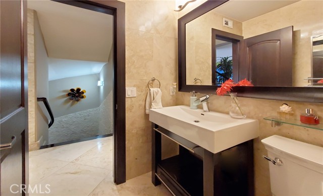 34 Sunset Cove, Newport Coast CA: https://media.crmls.org/medias/39e49100-5a2c-41bd-8760-8470da9c55ca.jpg