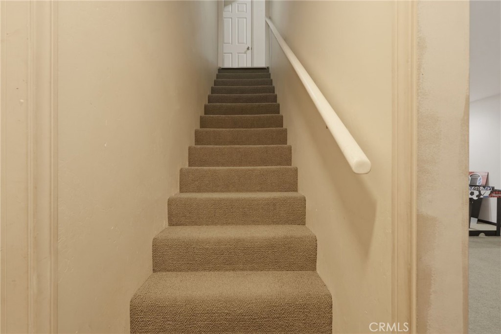 https://media.crmls.org/medias/39e4cad2-86b4-41ea-9add-f70e5fa3c006.jpg?preset=X-Large