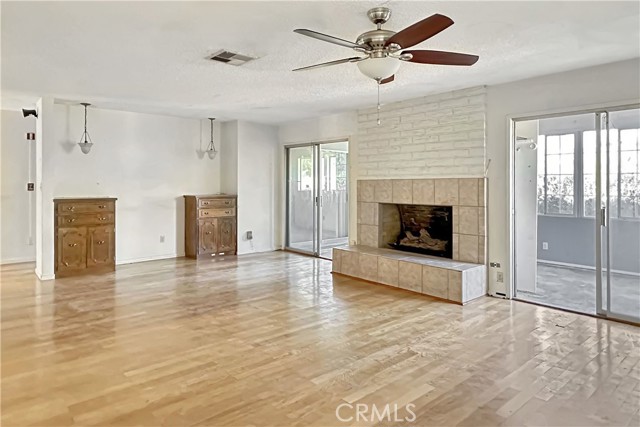 Detail Gallery Image 4 of 36 For 25010 Lawton Ave, Loma Linda,  CA 92354 - 3 Beds | 3/1 Baths