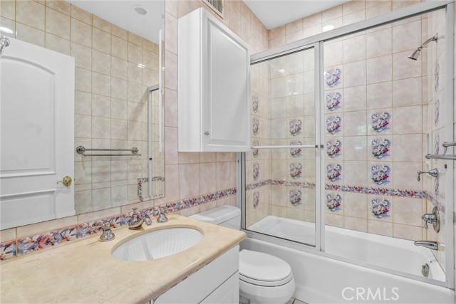 Detail Gallery Image 23 of 56 For 2290 Lombardy, San Marino,  CA 91108 - 5 Beds | 5 Baths