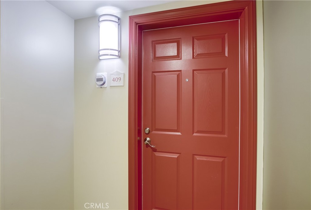 https://media.crmls.org/medias/39e6877d-6c49-40cc-8042-2028189ee38a.jpg?preset=X-Large