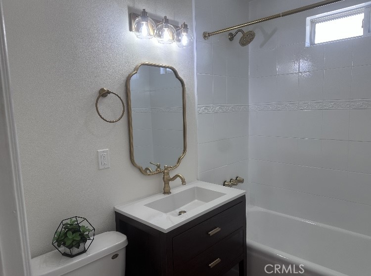 https://media.crmls.org/medias/39e687fe-97dc-4ec2-b465-8497c21d28d9.jpg?preset=X-Large
