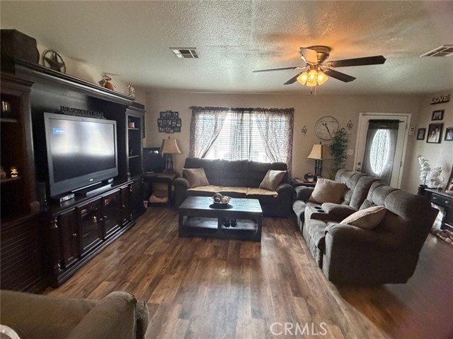 Detail Gallery Image 11 of 46 For 5109 Center, Modesto,  CA 95357 - 2 Beds | 2 Baths