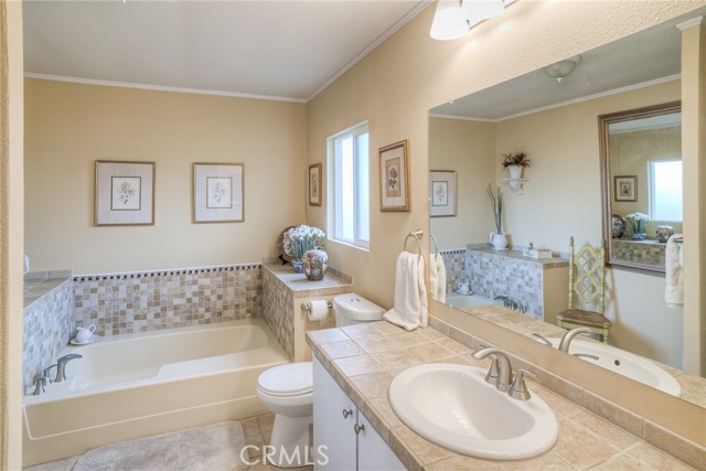 3835 Gardiner Ferry Road, Corning CA: https://media.crmls.org/medias/39e8facc-8170-42bd-b694-168c4e40b246.jpg