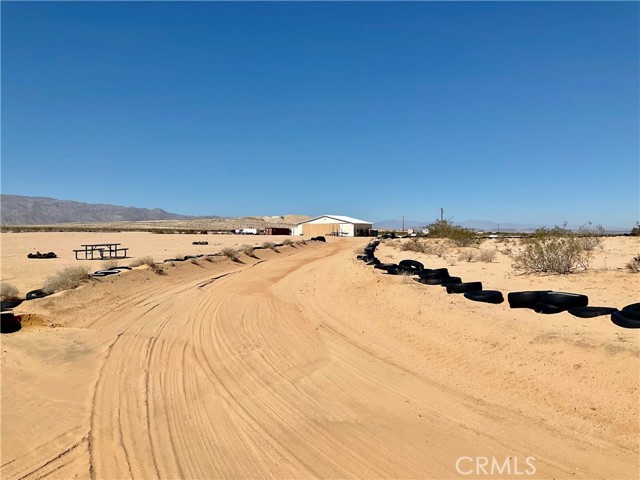 76421 Amboy Road, Twentynine Palms, California 92277, ,Commercial Sale,For Sale,76421 Amboy Road,CRJT23161153