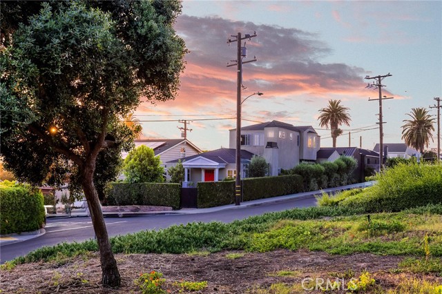 541 Homer Street, Manhattan Beach, California 90266, 3 Bedrooms Bedrooms, ,3 BathroomsBathrooms,Residential,For Sale,Homer,SB25006652