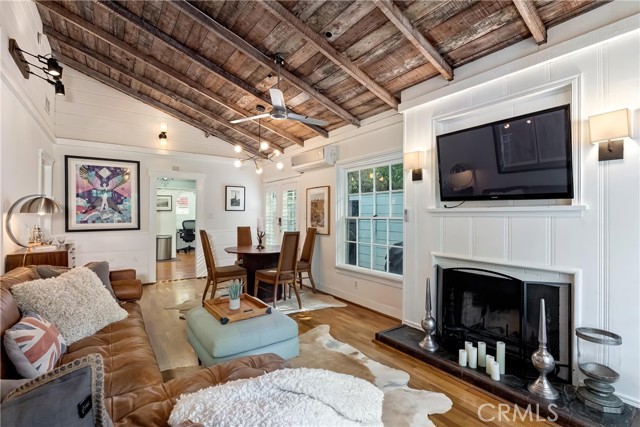 Detail Gallery Image 11 of 27 For 400 Norwich, West Hollywood,  CA 90048 - 2 Beds | 1 Baths