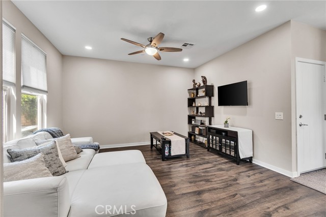 823 104 Anaheim Boulevard, Anaheim CA: https://media.crmls.org/medias/39e9f066-c90b-4709-8c5e-a8326caebd77.jpg