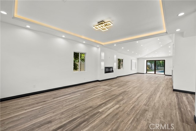 4825 San Feliciano Drive, Woodland Hills CA: https://media.crmls.org/medias/39eadf83-58ed-4d84-a27b-b14a2e6e20b1.jpg