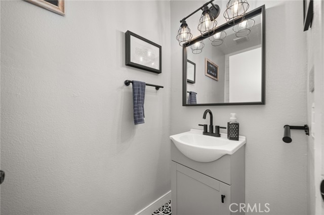 Detail Gallery Image 9 of 22 For 1918 S Dryden Ln, West Covina,  CA 91792 - 3 Beds | 1/1 Baths