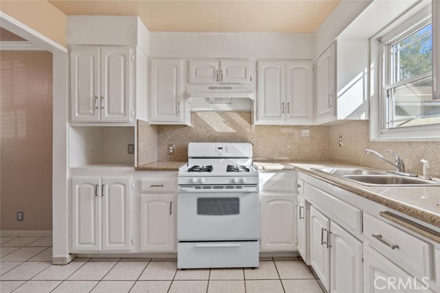 Detail Gallery Image 13 of 39 For 13438 Mercer, Pacoima,  CA 91331 - 3 Beds | 2/1 Baths