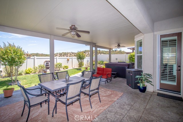 464 Whitney Peak, Beaumont CA: https://media.crmls.org/medias/39ebe4ce-3f76-47f6-889a-658087b6bb42.jpg