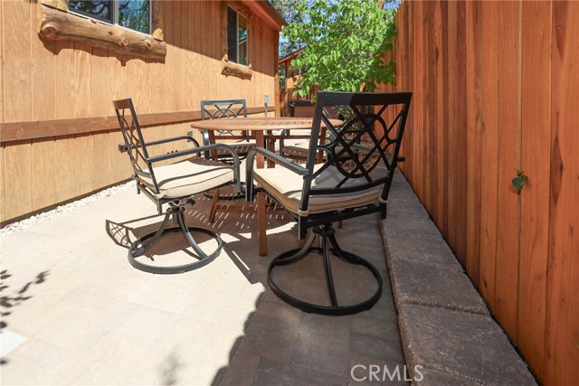 365 Santa Barbara Avenue, Sugarloaf CA: https://media.crmls.org/medias/39ec3306-3818-4262-9fd5-c8867a266ee9.jpg