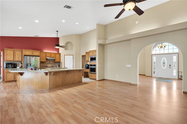 Detail Gallery Image 11 of 69 For 19501 Kinai Rd, Apple Valley,  CA 92307 - 4 Beds | 2/1 Baths