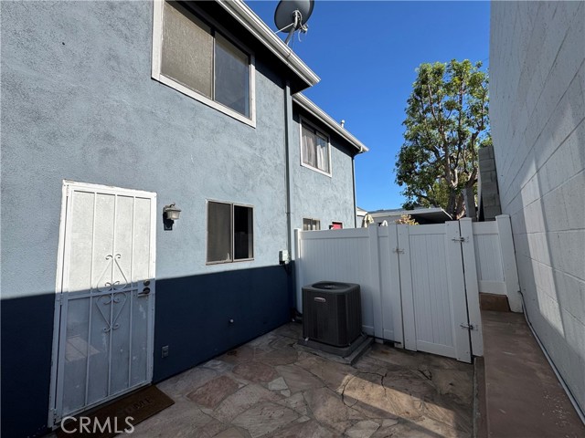 45 Harkness Avenue, Pasadena CA: https://media.crmls.org/medias/39ec7127-c261-4aa8-aede-7eb81eefaa3f.jpg