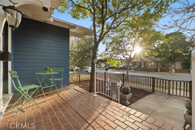 Detail Gallery Image 4 of 29 For 540 Loma, Long Beach,  CA 90814 - 3 Beds | 2 Baths