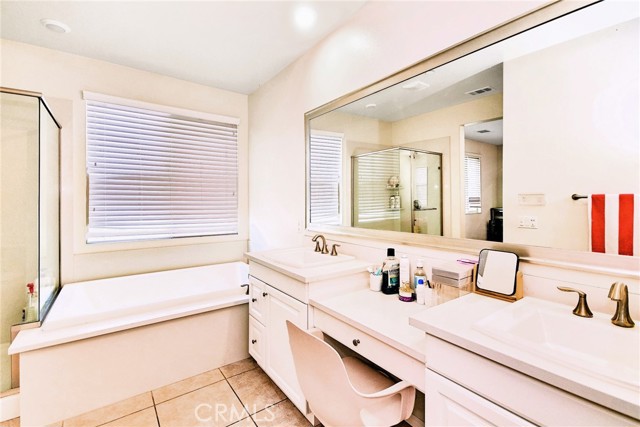 13288 Cactus Flower Street, Eastvale CA: https://media.crmls.org/medias/39ecc605-a894-4aab-89a6-2f2188f8b5c5.jpg